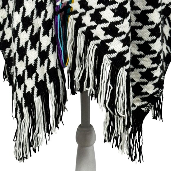 Chico's Ruana Wrap Black and White Houndstooth Print with Fringe Wrap Sz OS - Picture 8 of 12
